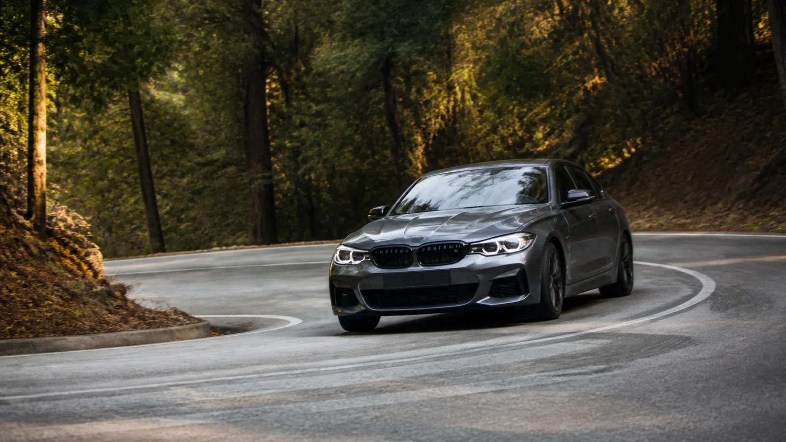 BMW'nin en büyük başarısı: 3 Serisi ve sürüş odaklı marka kimliği